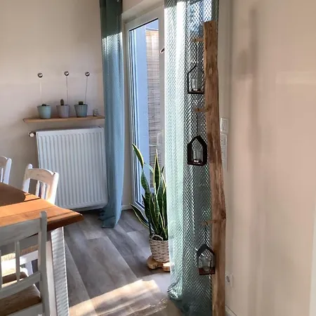 Helle Freundliche 50qm Mit Garten Zum Wohlfuehlen Appartement