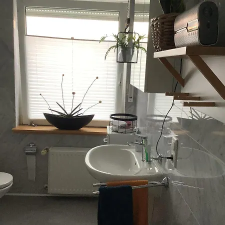Helle Freundliche 50qm Mit Garten Zum Wohlfuehlen Appartement *