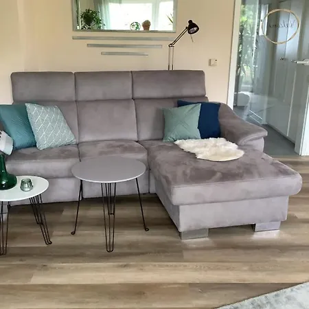 Helle Freundliche 50qm Mit Garten Zum Wohlfuehlen Appartement