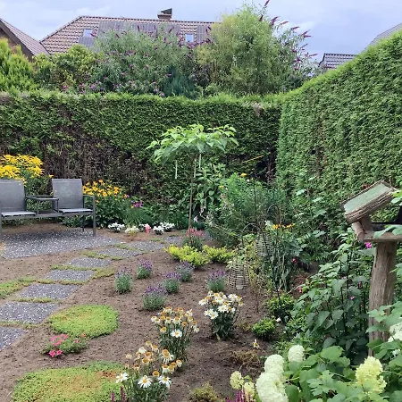 Appartement Helle Freundliche 50qm Mit Garten Zum Wohlfuehlen