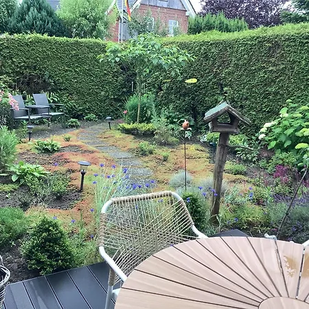 Appartement Helle Freundliche 50qm Mit Garten Zum Wohlfuehlen