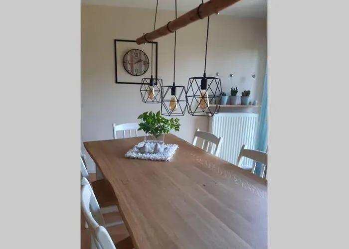 Helle Freundliche 50qm Mit Garten Zum Wohlfuehlen Lägenhet *