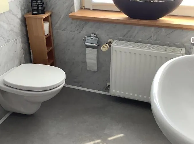 Helle Freundliche 50qm Mit Garten Zum Wohlfuehlen Apartment *